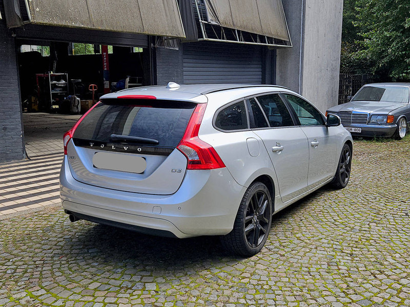 Volvo V60 D3 - Λιμουζίνα/ Sedan: φωτογραφία 5 Volvo V60 D3 - Λιμουζίνα/ Sedan: φωτογραφία 5