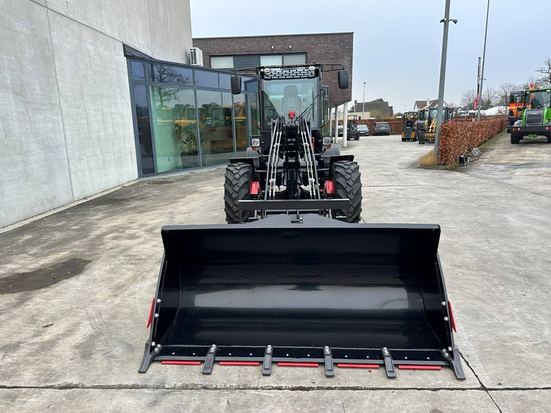 WOLF WL825 - Ελαστιχοφόρος φορτωτής: φωτογραφία 2 WOLF WL825 - Ελαστιχοφόρος φορτωτής: φωτογραφία 2