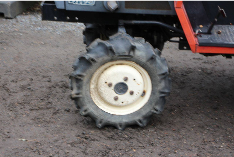 Τρακτέρ Yanmar F155D: φωτογραφία 15 Τρακτέρ Yanmar F155D: φωτογραφία 15