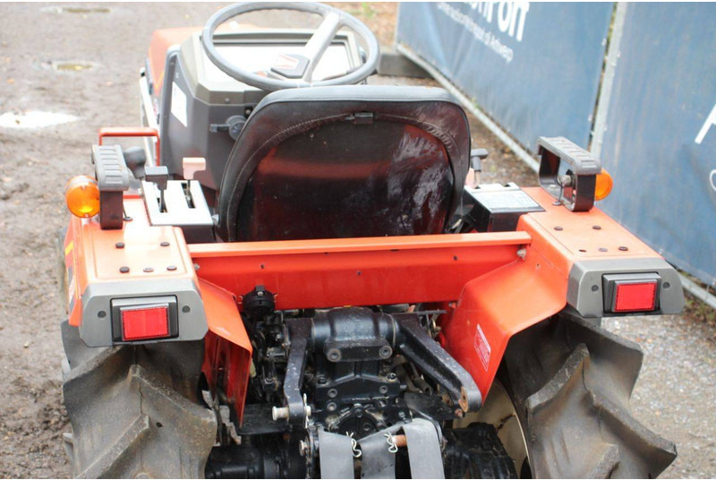 Τρακτέρ Yanmar F155D: φωτογραφία 17 Τρακτέρ Yanmar F155D: φωτογραφία 17