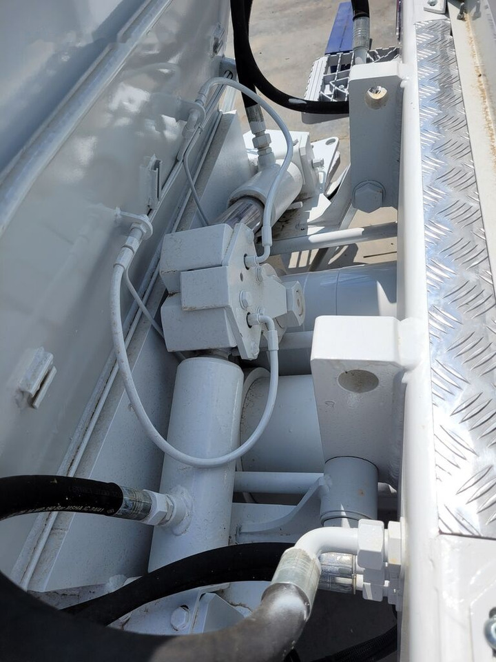 Νέα Αντλία σκυροδέματος MERCEDES-BENZ New BMS BLP 14-09 on chassis: φωτογραφία 8