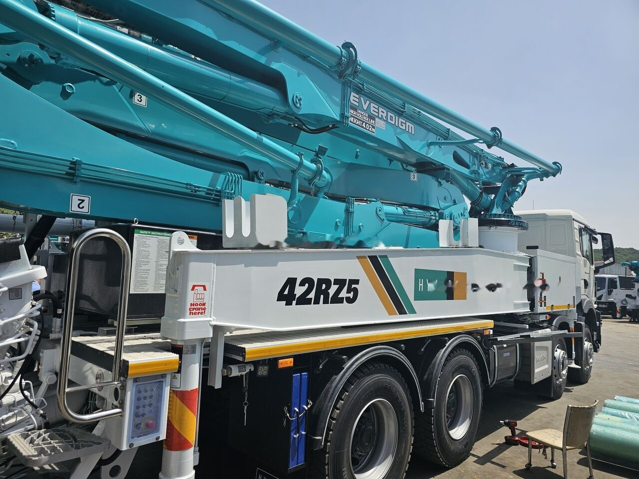 Mercedes-Benz New Everdigm ECP 42 CX 5 ECP 42 CX5 on chassis - Αντλία σκυροδέματος: φωτογραφία 3 Mercedes-Benz New Everdigm ECP 42 CX 5 ECP 42 CX5 on chassis - Αντλία σκυροδέματος: φωτογραφία 3