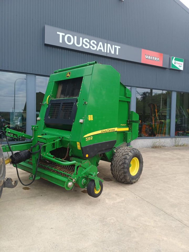 John Deere 592 ROTOFLOW - Χορτοδετική μηχανή στρόγγυλης μπάλας: φωτογραφία 1 John Deere 592 ROTOFLOW - Χορτοδετική μηχανή στρόγγυλης μπάλας: φωτογραφία 1
