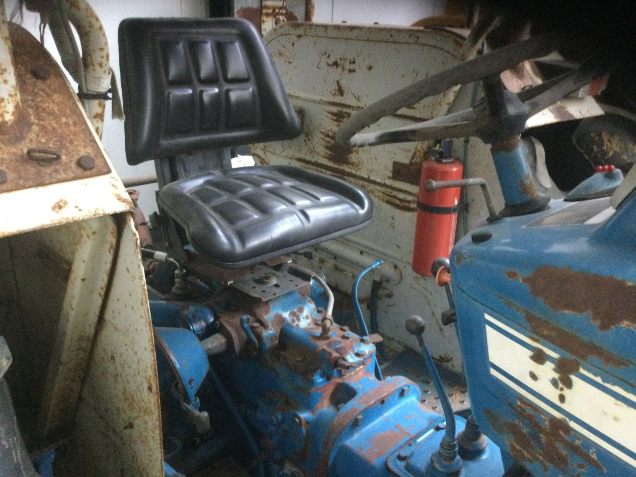 Ford 4000 - Τρακτέρ: φωτογραφία 3 Ford 4000 - Τρακτέρ: φωτογραφία 3