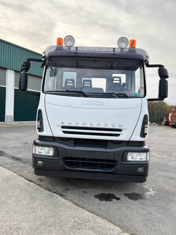 IVECO 300 EN CHASIS - Φορτηγό σασί: φωτογραφία 2 IVECO 300 EN CHASIS - Φορτηγό σασί: φωτογραφία 2