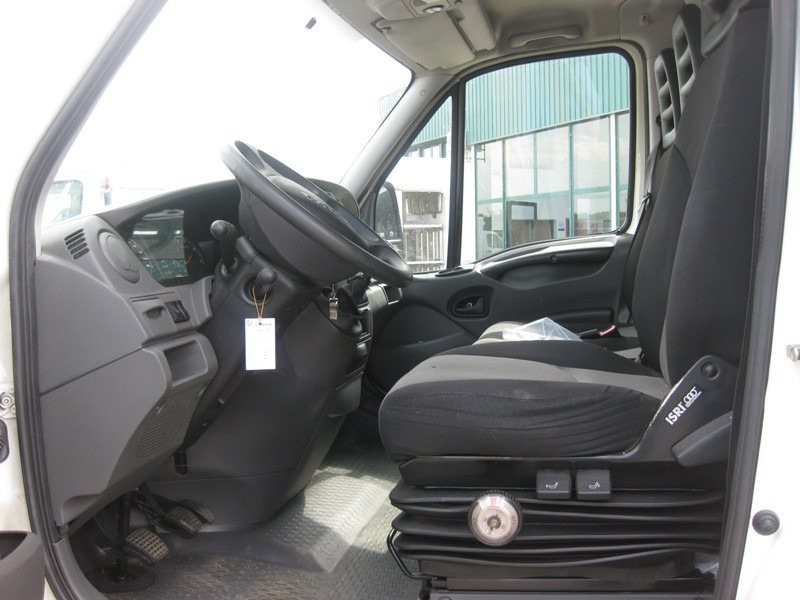 IVECO 35C15 CAJA CERRADA - Επαγγελματικό αυτοκίνητο κόφα: φωτογραφία 4 IVECO 35C15 CAJA CERRADA - Επαγγελματικό αυτοκίνητο κόφα: φωτογραφία 4