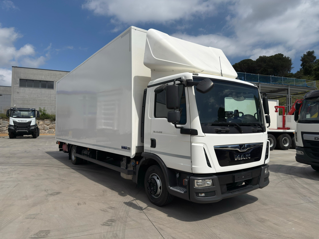 MAN 12.220 BL TGL E6 (VAN) - Φορτηγό κόφα: φωτογραφία 2 MAN 12.220 BL TGL E6 (VAN) - Φορτηγό κόφα: φωτογραφία 2