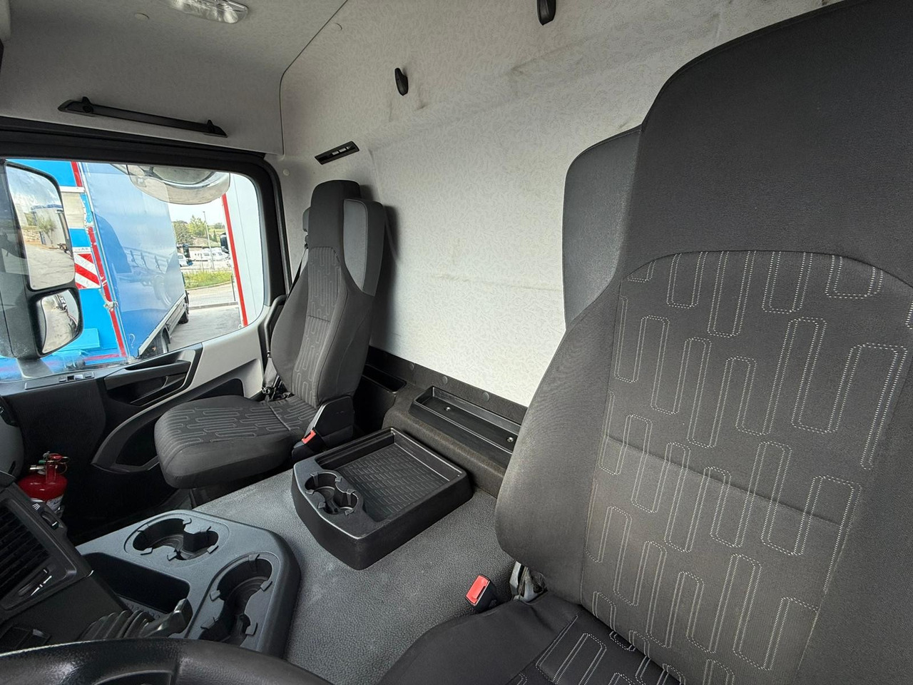 Μίσθωση  MERCEDES BENZ 18.27 Antos E6 (Tauliner) MERCEDES BENZ 18.27 Antos E6 (Tauliner): φωτογραφία 6 Μίσθωση  MERCEDES BENZ 18.27 Antos E6 (Tauliner) MERCEDES BENZ 18.27 Antos E6 (Tauliner): φωτογραφία 6