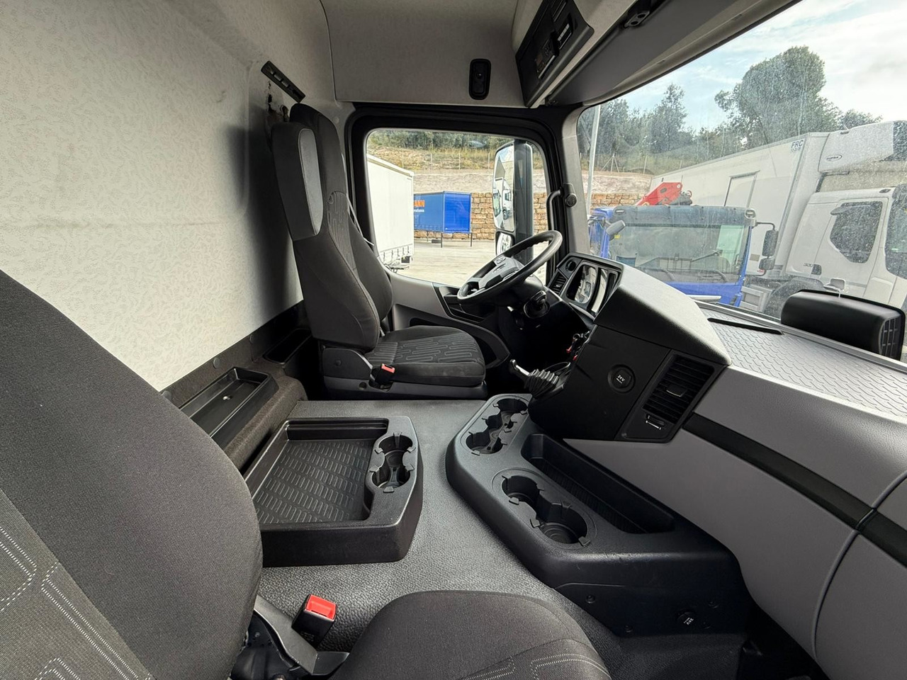 Μίσθωση  MERCEDES BENZ 18.27 Antos E6 (Tauliner) MERCEDES BENZ 18.27 Antos E6 (Tauliner): φωτογραφία 9 Μίσθωση  MERCEDES BENZ 18.27 Antos E6 (Tauliner) MERCEDES BENZ 18.27 Antos E6 (Tauliner): φωτογραφία 9