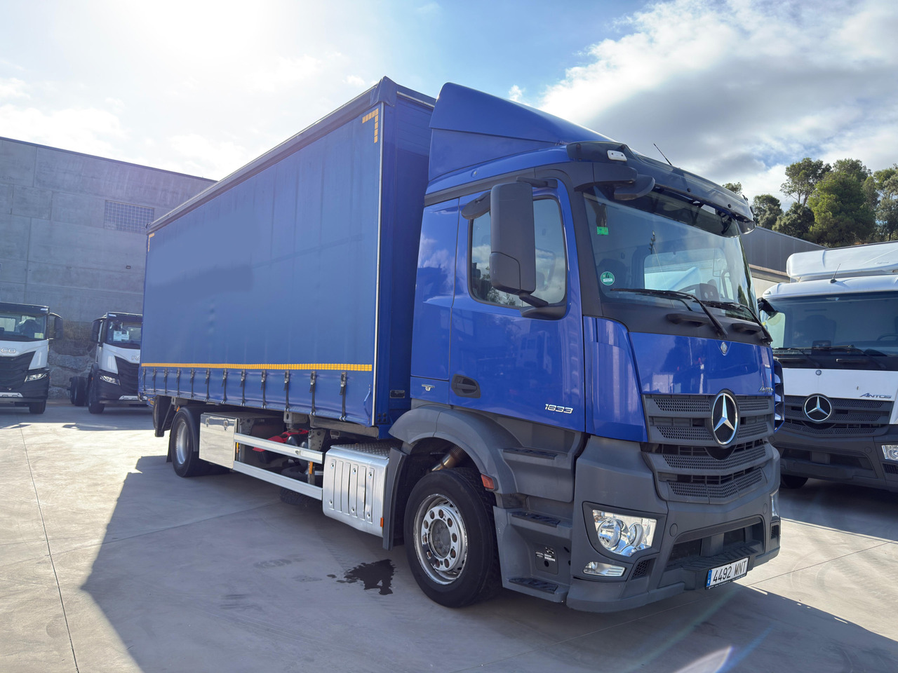 MERCEDES BENZ 18.33 Antos E6 (Self-portable) - Φορτηγό μουσαμάς: φωτογραφία 2 MERCEDES BENZ 18.33 Antos E6 (Self-portable) - Φορτηγό μουσαμάς: φωτογραφία 2