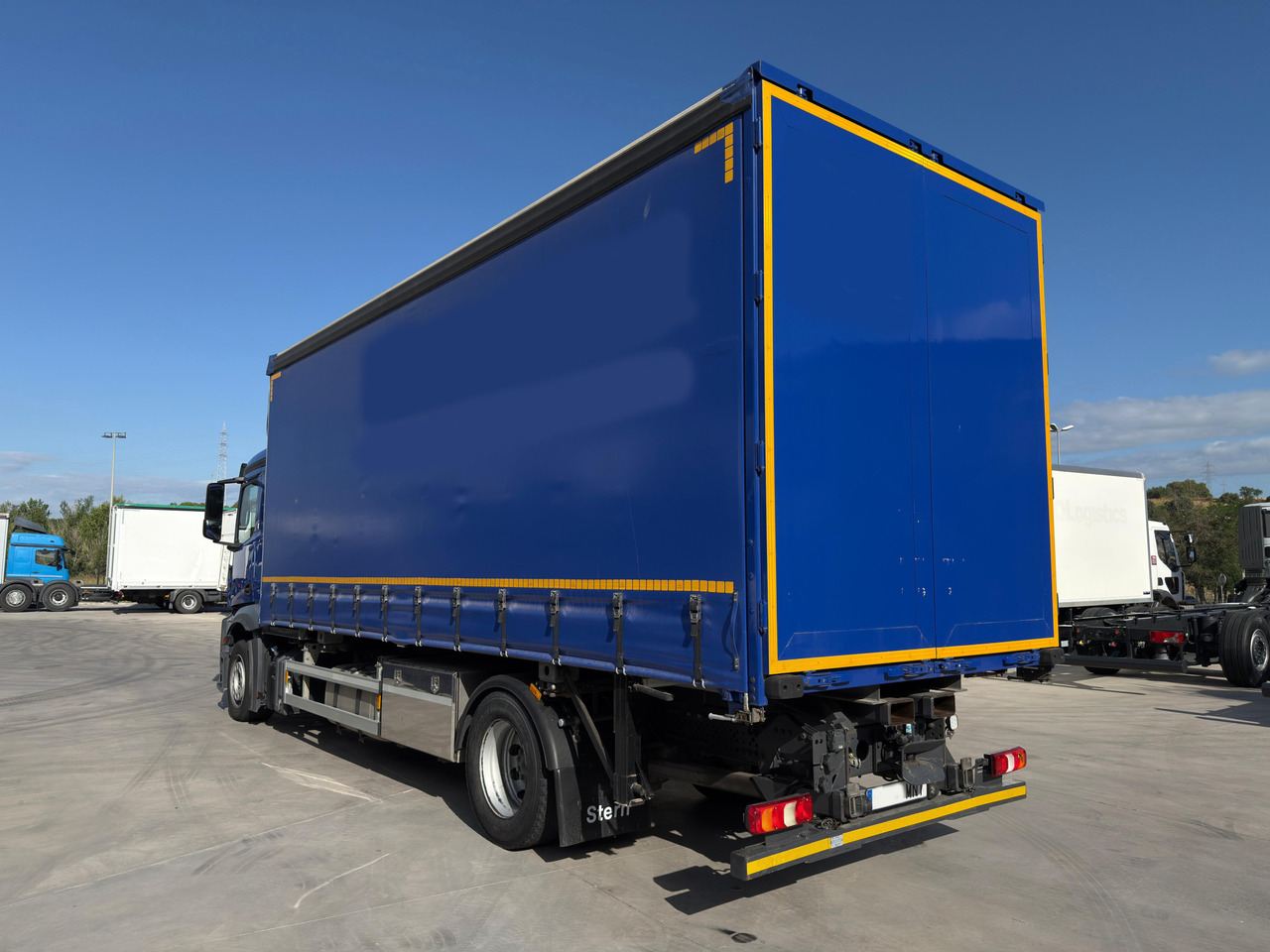 MERCEDES BENZ 18.33 Antos E6 (Self-portable) - Φορτηγό μουσαμάς: φωτογραφία 4 MERCEDES BENZ 18.33 Antos E6 (Self-portable) - Φορτηγό μουσαμάς: φωτογραφία 4