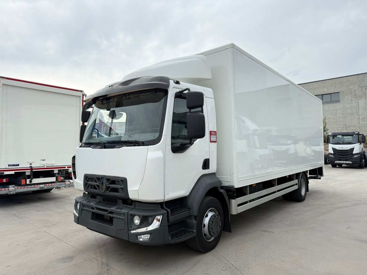 RENAULT D E6 (VAN) - Φορτηγό κόφα: φωτογραφία 1 RENAULT D E6 (VAN) - Φορτηγό κόφα: φωτογραφία 1