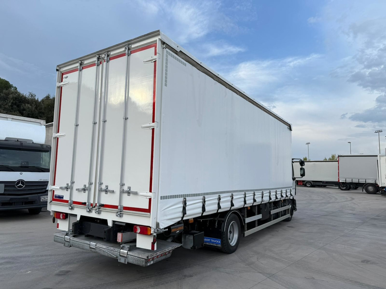 RENAULT D12.240 E6 (Tauliner) - Φορτηγό μουσαμάς: φωτογραφία 3 RENAULT D12.240 E6 (Tauliner) - Φορτηγό μουσαμάς: φωτογραφία 3