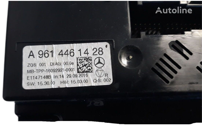 Mercedes-Benz 2016 - Ταμπλό αυτοκινήτου: φωτογραφία 3 Mercedes-Benz 2016 - Ταμπλό αυτοκινήτου: φωτογραφία 3