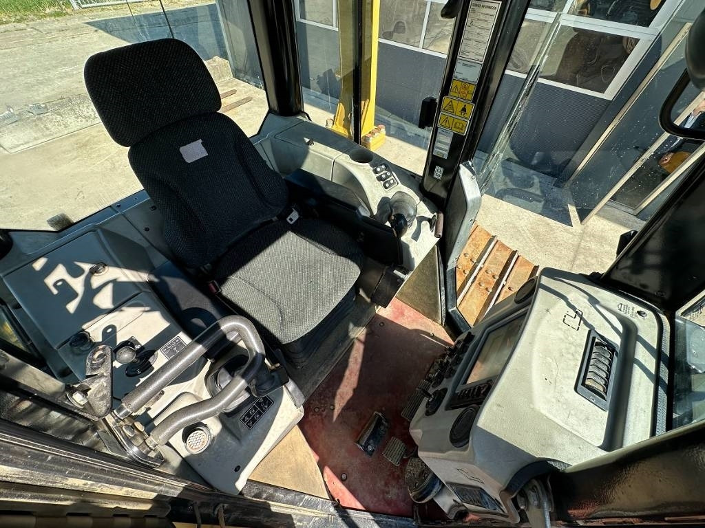 CAT D 6 N LGP - Μπουλντόζα: φωτογραφία 3 CAT D 6 N LGP - Μπουλντόζα: φωτογραφία 3