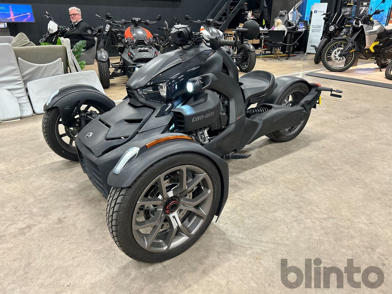 BRP - Μοτοσικλέτα: φωτογραφία 3 BRP - Μοτοσικλέτα: φωτογραφία 3