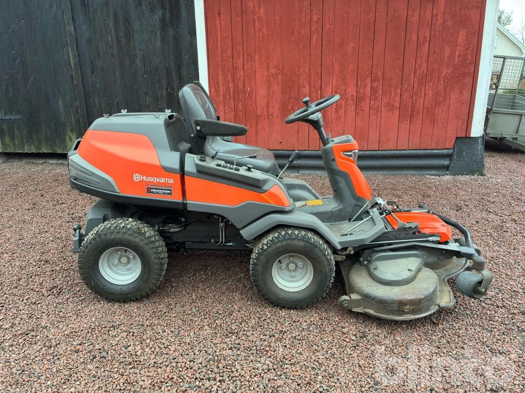 Husqvarna R 420TsX AWD - Χλοοκοπτικό: φωτογραφία 4 Husqvarna R 420TsX AWD - Χλοοκοπτικό: φωτογραφία 4