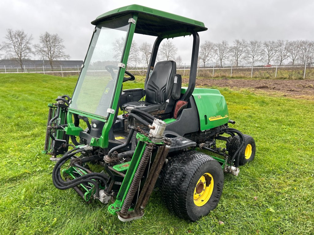 John Deere 3235C - Χλοοκοπτικό: φωτογραφία 1 John Deere 3235C - Χλοοκοπτικό: φωτογραφία 1