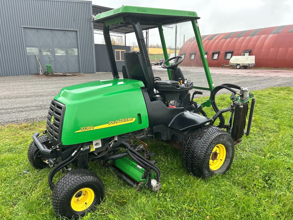 John Deere 3235C - Χλοοκοπτικό: φωτογραφία 5 John Deere 3235C - Χλοοκοπτικό: φωτογραφία 5