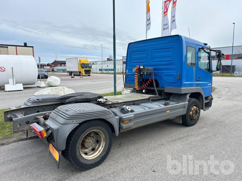 MERCEDES-BENZ 1328 LS 4X - Τράκτορας: φωτογραφία 5 MERCEDES-BENZ 1328 LS 4X - Τράκτορας: φωτογραφία 5