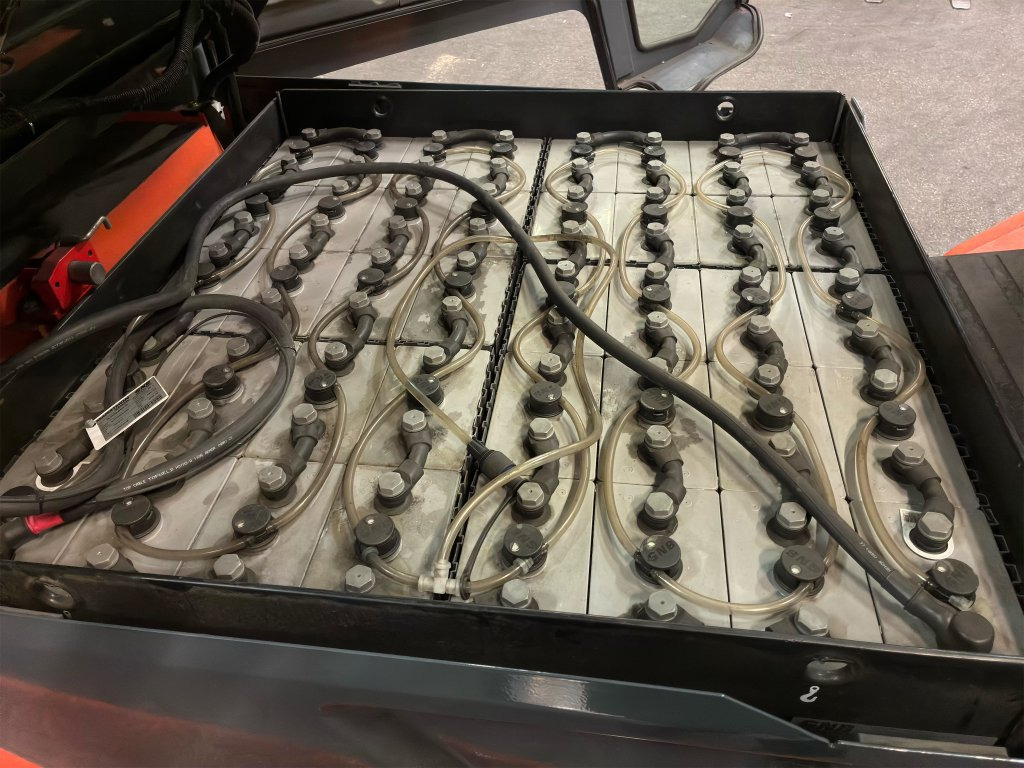 Ηλεκτροκίνητο περονοφόρο Toyota 8FBMT50: φωτογραφία 43 Ηλεκτροκίνητο περονοφόρο Toyota 8FBMT50: φωτογραφία 43