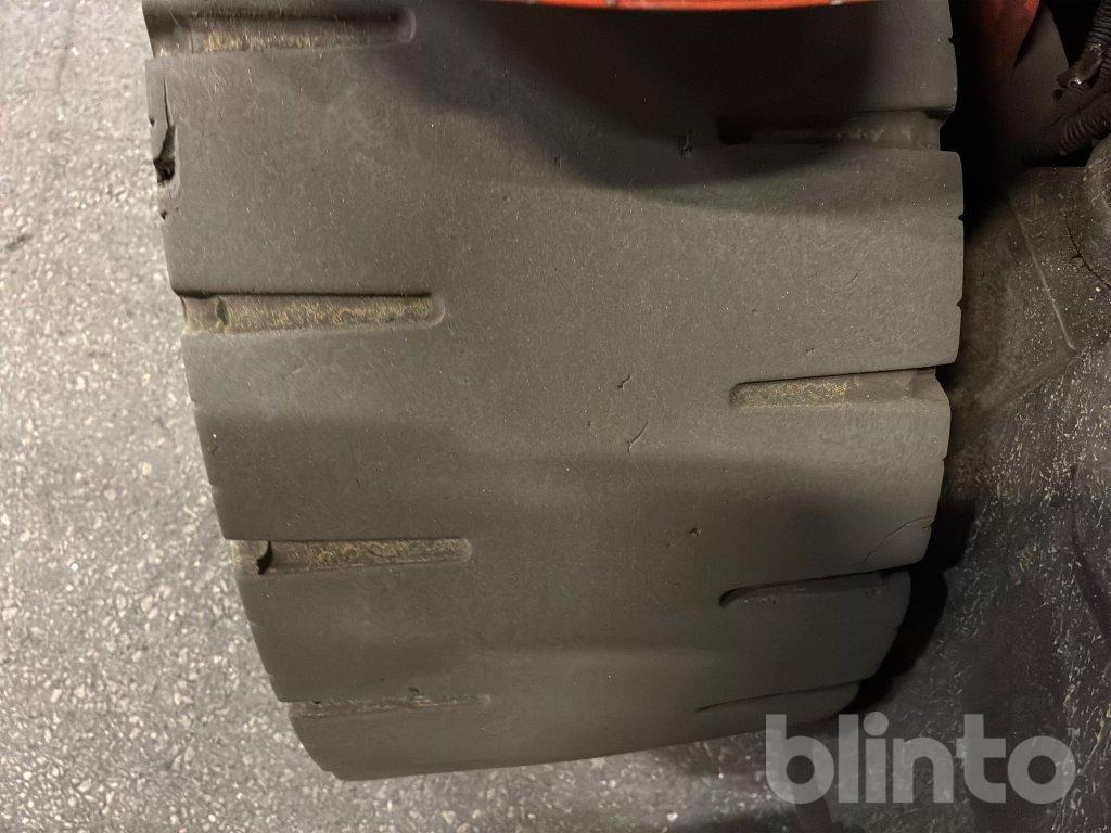 Ηλεκτροκίνητο περονοφόρο Toyota 8FBMT50: φωτογραφία 27 Ηλεκτροκίνητο περονοφόρο Toyota 8FBMT50: φωτογραφία 27