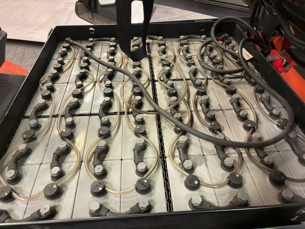 Ηλεκτροκίνητο περονοφόρο Toyota 8FBMT50: φωτογραφία 42 Ηλεκτροκίνητο περονοφόρο Toyota 8FBMT50: φωτογραφία 42