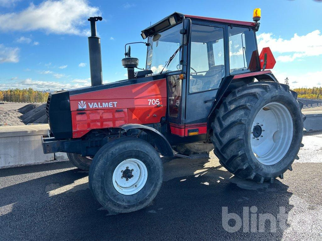 VALMET 705 - Τρακτέρ: φωτογραφία 1 VALMET 705 - Τρακτέρ: φωτογραφία 1