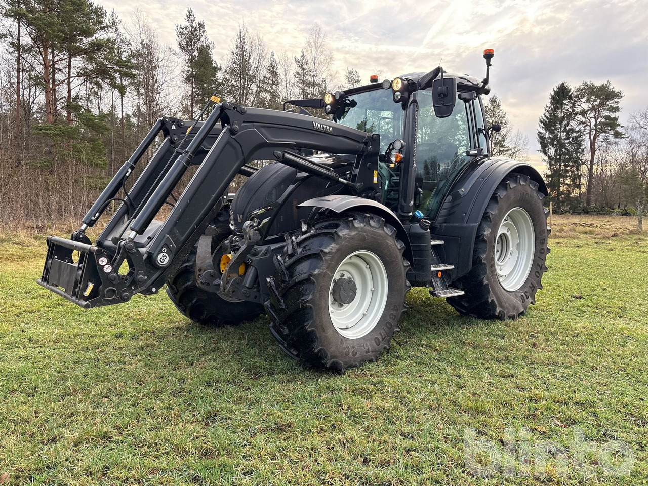 VALTRA N175 Direct - Τρακτέρ: φωτογραφία 1 VALTRA N175 Direct - Τρακτέρ: φωτογραφία 1