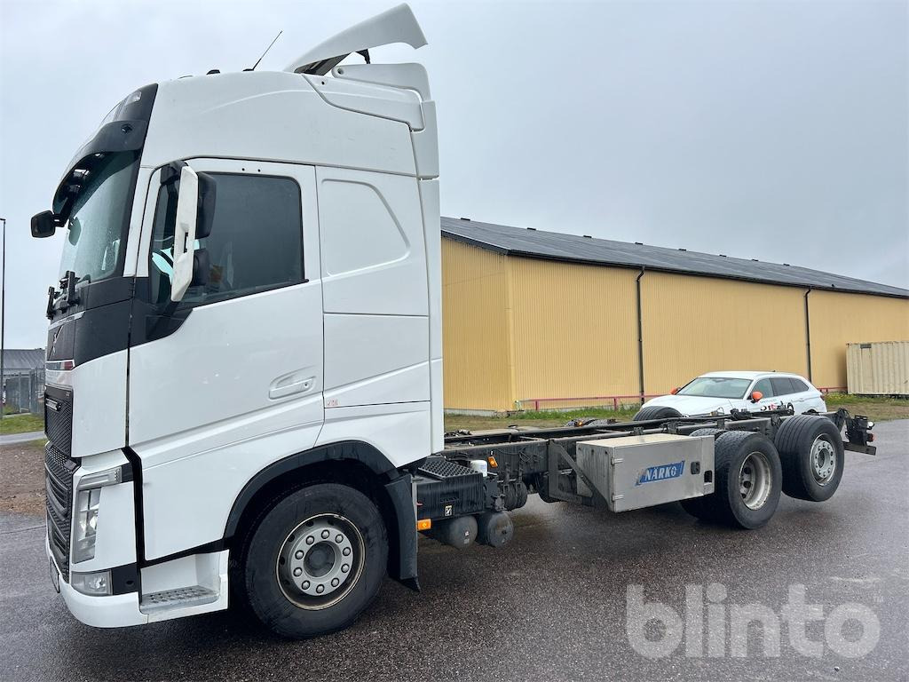 VOLVO FH 6x2 - Φορτηγό σασί: φωτογραφία 1 VOLVO FH 6x2 - Φορτηγό σασί: φωτογραφία 1