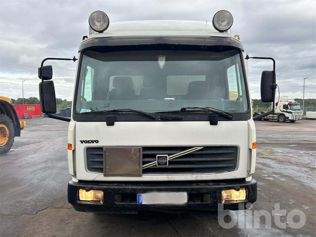 Volvo FL611 4x2 - Nybesiktigad - Φορτηγό κόφα: φωτογραφία 2 Volvo FL611 4x2 - Nybesiktigad - Φορτηγό κόφα: φωτογραφία 2