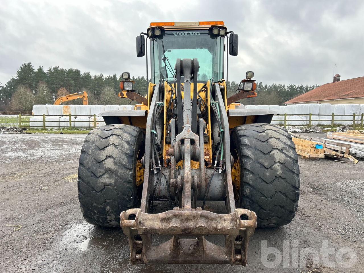 Volvo L110F - Ελαστιχοφόρος φορτωτής: φωτογραφία 3 Volvo L110F - Ελαστιχοφόρος φορτωτής: φωτογραφία 3