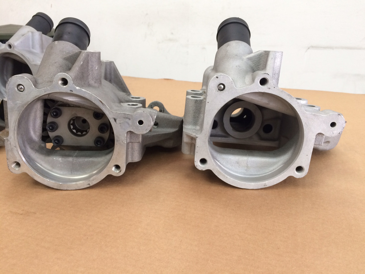 CARCASSA RIDUTTORE PER POMPA CARBURANTE ALTA PRESSIONE - MOTORI MAN D2066 / D2676 - Αντλία καυσίμου για Φορτηγό: φωτογραφία 4 CARCASSA RIDUTTORE PER POMPA CARBURANTE ALTA PRESSIONE - MOTORI MAN D2066 / D2676 - Αντλία καυσίμου για Φορτηγό: φωτογραφία 4