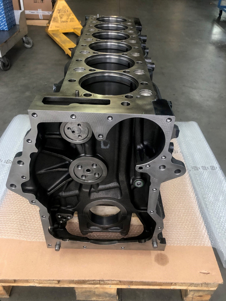 MONOBLOCCO MOTORE MAN D2676 EEV - Μπλοκ κυλίνδρων: φωτογραφία 5 MONOBLOCCO MOTORE MAN D2676 EEV - Μπλοκ κυλίνδρων: φωτογραφία 5