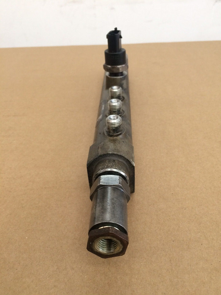TUBO PRESSIONE COMMON RAIL MAN 51103116062 - Σύστημα καυσίμου: φωτογραφία 5 TUBO PRESSIONE COMMON RAIL MAN 51103116062 - Σύστημα καυσίμου: φωτογραφία 5