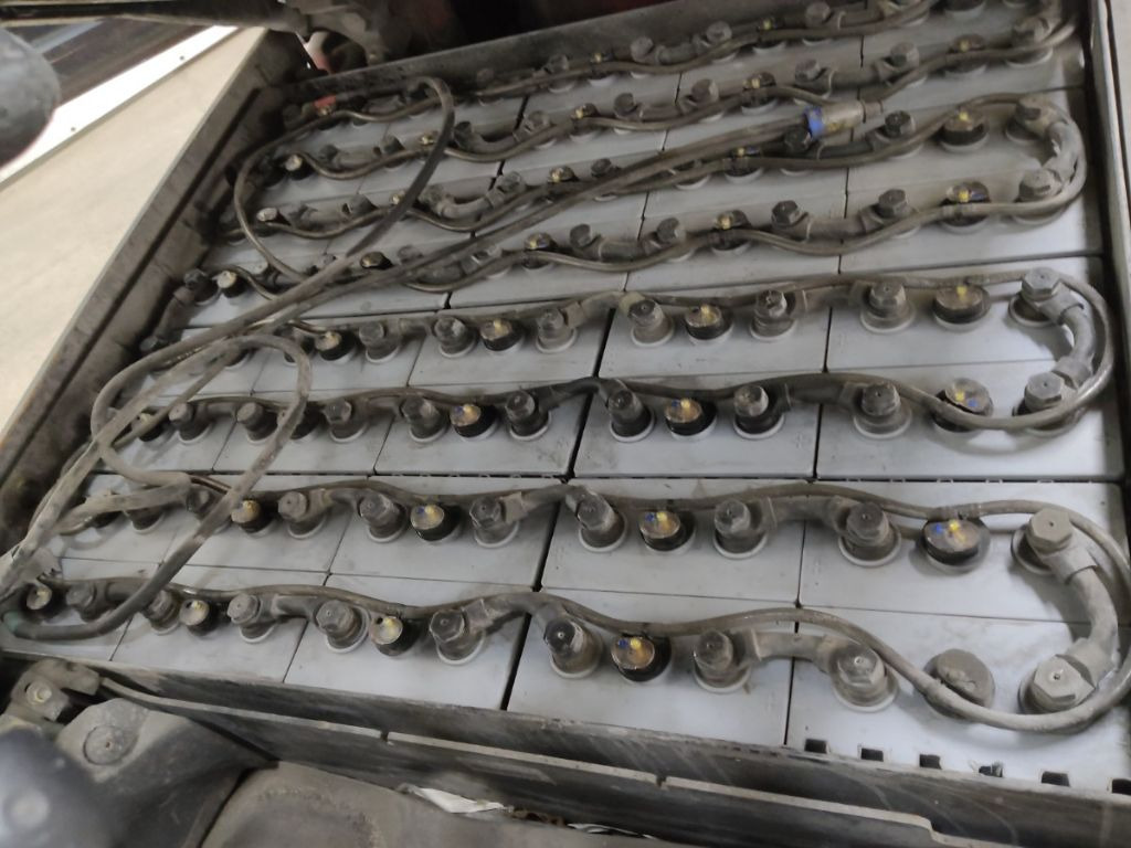 Linde E25L-01 - Ηλεκτροκίνητο περονοφόρο: φωτογραφία 4 Linde E25L-01 - Ηλεκτροκίνητο περονοφόρο: φωτογραφία 4