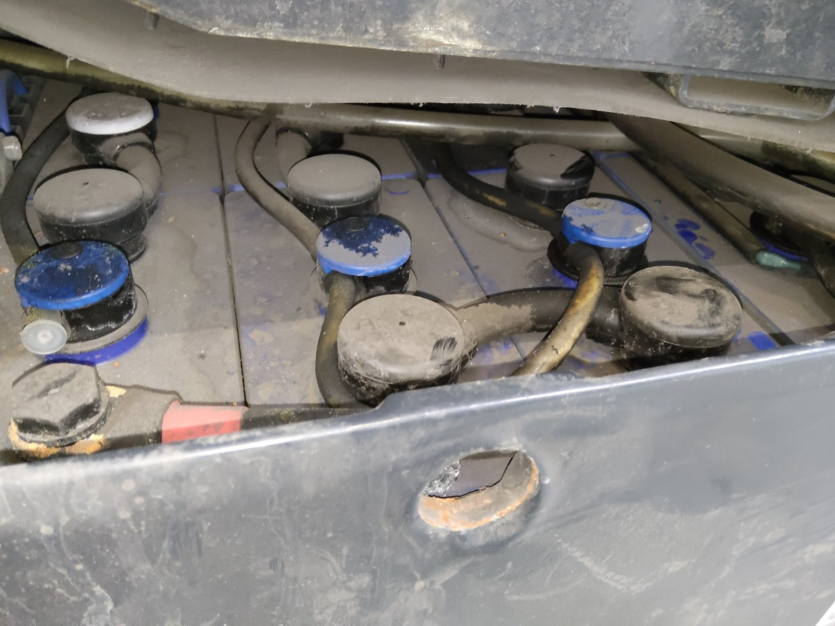 Linde E30HL-01/600 - Ηλεκτροκίνητο περονοφόρο: φωτογραφία 4 Linde E30HL-01/600 - Ηλεκτροκίνητο περονοφόρο: φωτογραφία 4