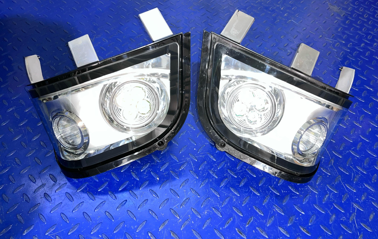 HELLA Headlight Set 1KE996 600-05 / 06 - Προβολέας: φωτογραφία 1 HELLA Headlight Set 1KE996 600-05 / 06 - Προβολέας: φωτογραφία 1