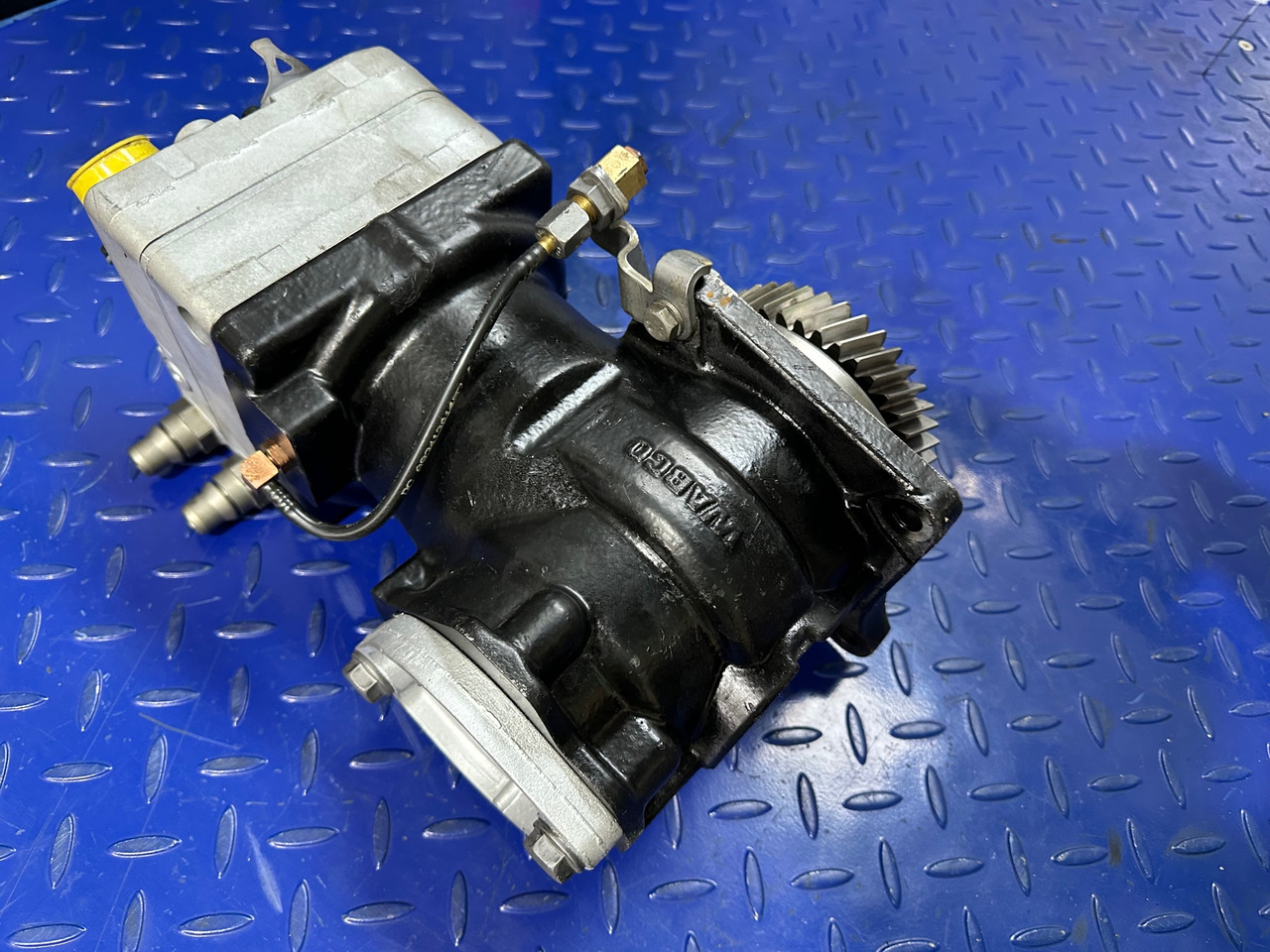 Mercedes Atego 3 Euro 6 Wabco Air Compressor A0011307615 - Ανταλλακτικό για Φορτηγό: φωτογραφία 2 Mercedes Atego 3 Euro 6 Wabco Air Compressor A0011307615 - Ανταλλακτικό για Φορτηγό: φωτογραφία 2