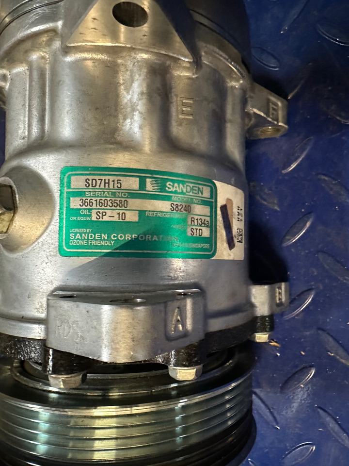 SANDEN S8240 - Κομπρεσέρ A/C για Φορτηγό: φωτογραφία 1 SANDEN S8240 - Κομπρεσέρ A/C για Φορτηγό: φωτογραφία 1