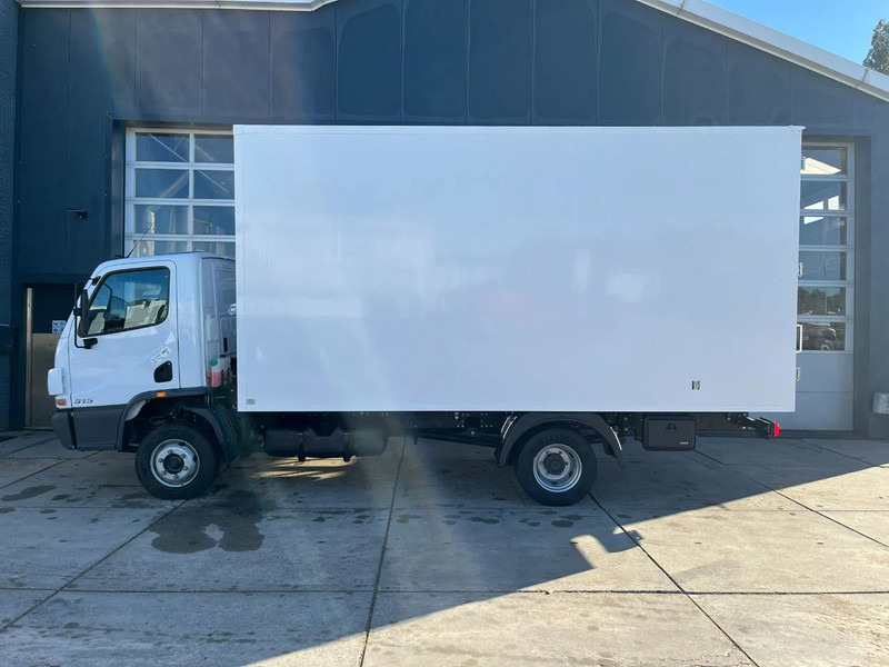 Mercedes-Benz Accelo 915 4x2 Closed Cargo Truck - Φορτηγό κόφα: φωτογραφία 2 Mercedes-Benz Accelo 915 4x2 Closed Cargo Truck - Φορτηγό κόφα: φωτογραφία 2