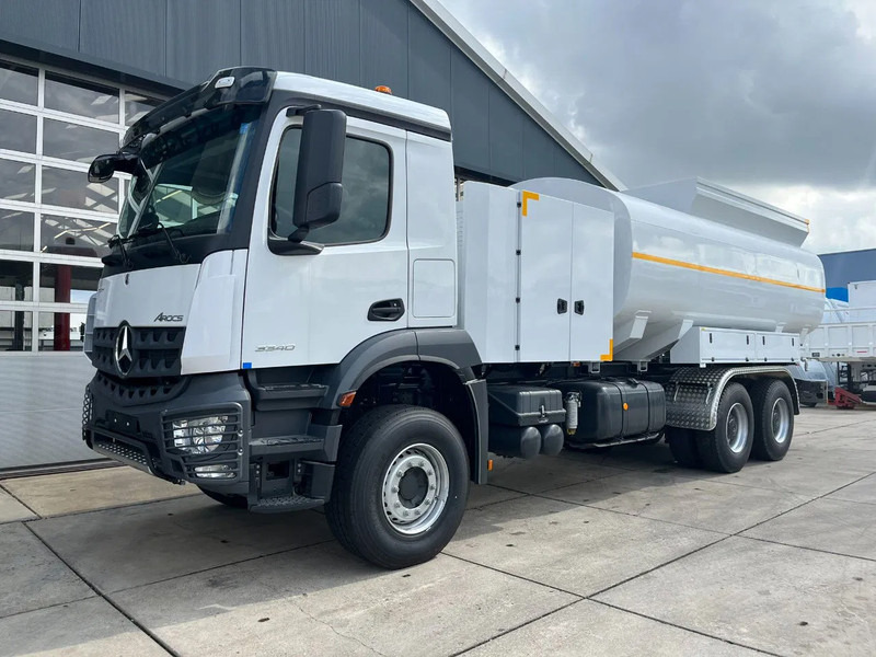 Mercedes-Benz Arocs 4040 6x6 Water Tank Truck - Φορτηγό βυτιοφόρο: φωτογραφία 1 Mercedes-Benz Arocs 4040 6x6 Water Tank Truck - Φορτηγό βυτιοφόρο: φωτογραφία 1