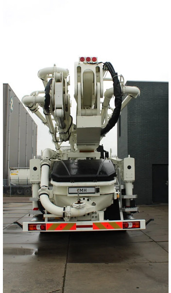 Mercedes-Benz Arocs 4140 8x4 Sany SY43 Concrete pump Build by Putzmeister - Αντλία σκυροδέματος: φωτογραφία 4 Mercedes-Benz Arocs 4140 8x4 Sany SY43 Concrete pump Build by Putzmeister - Αντλία σκυροδέματος: φωτογραφία 4