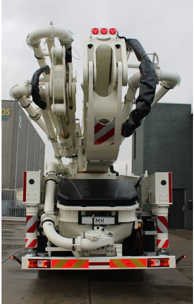Mercedes-Benz Arocs 4840 8x4 Sany SY56 Concrete pump Build by Putzmeister - Αντλία σκυροδέματος: φωτογραφία 4 Mercedes-Benz Arocs 4840 8x4 Sany SY56 Concrete pump Build by Putzmeister - Αντλία σκυροδέματος: φωτογραφία 4