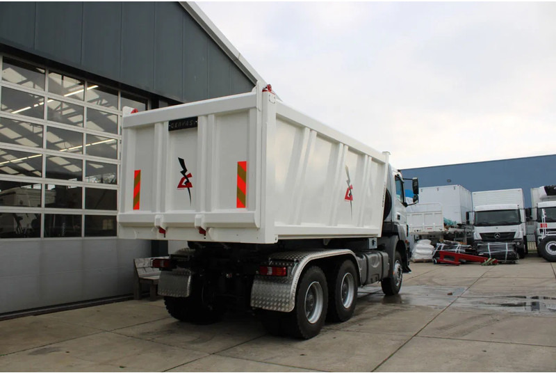 Mercedes-Benz Axor 3344 K 6x4 Tipper Truck - Φορτηγό ανατρεπόμενο: φωτογραφία 4 Mercedes-Benz Axor 3344 K 6x4 Tipper Truck - Φορτηγό ανατρεπόμενο: φωτογραφία 4
