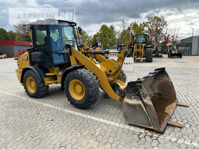 Cat 908-14 - Ελαστιχοφόρος φορτωτής: φωτογραφία 4 Cat 908-14 - Ελαστιχοφόρος φορτωτής: φωτογραφία 4