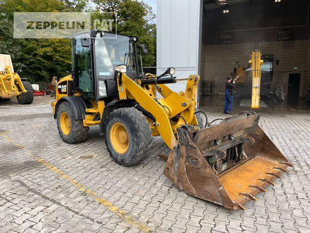 Cat 908M - Ελαστιχοφόρος φορτωτής: φωτογραφία 2 Cat 908M - Ελαστιχοφόρος φορτωτής: φωτογραφία 2