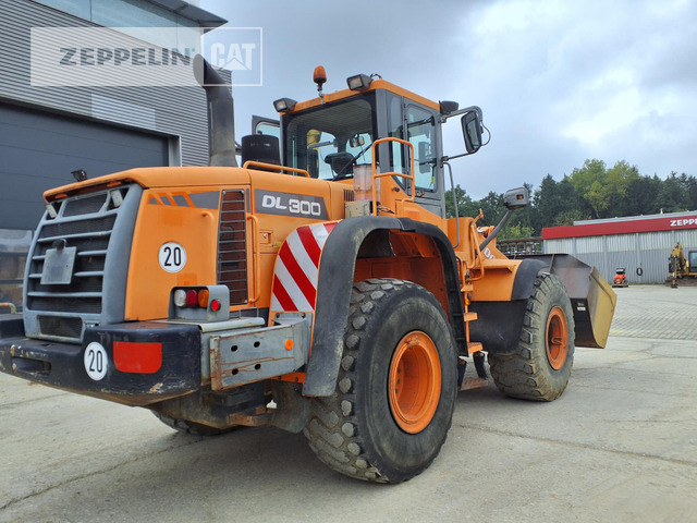 Doosan DL300 - Ελαστιχοφόρος φορτωτής: φωτογραφία 4 Doosan DL300 - Ελαστιχοφόρος φορτωτής: φωτογραφία 4