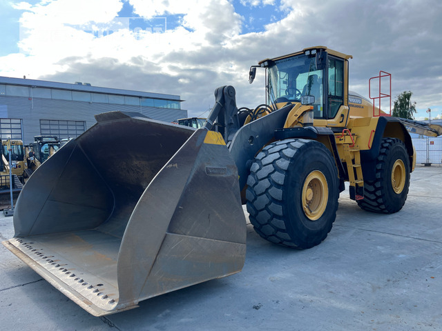 Volvo L220H - Ελαστιχοφόρος φορτωτής: φωτογραφία 1 Volvo L220H - Ελαστιχοφόρος φορτωτής: φωτογραφία 1