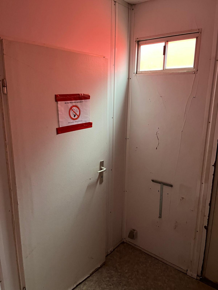 Abrollcontainer Containeranlage für Asbestsanierung - Φορτηγό φόρτωσης γάντζου: φωτογραφία 4 Abrollcontainer Containeranlage für Asbestsanierung - Φορτηγό φόρτωσης γάντζου: φωτογραφία 4